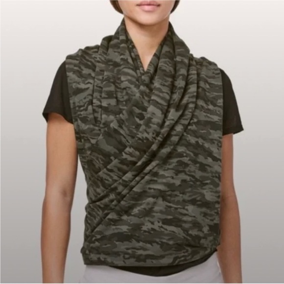 Lululemon Camo Vinyasa Scarf - Picture 3 of 7